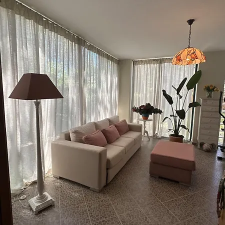 Seaside Garden Oasis شقة *