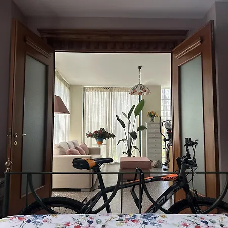 Seaside Garden Oasis شقة