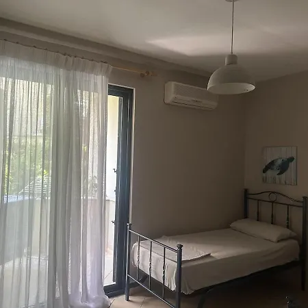 Seaside Garden Oasis Apartment